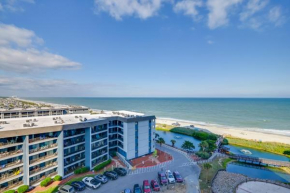 Balcony and Beach Access Sunny Myrtle Beach Condo!